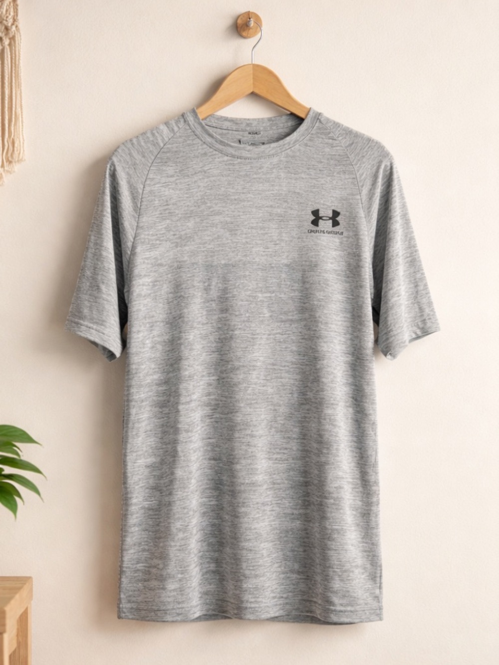 Under Armour Gray Performance Tee - Size Medium
